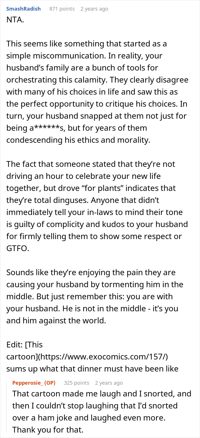 Reddit comment discussing family drama over vegetarian host not preparing ham for Christmas dinner. Reddit comment discussing family drama over vegetarian host not preparing ham for Christmas dinner.