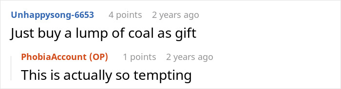 Screenshot of a Reddit comment thread discussing a woman upset her son’s partner came without a gift after being asked not to bring tacky trinkets. Screenshot of a Reddit comment thread discussing a woman upset her son’s partner came without a gift after being asked not to bring tacky trinkets.
