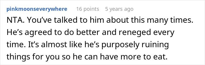 Screenshot of a Reddit comment discussing a woman reconsidering her relationship after her boyfriend salts an entire pot of chili.