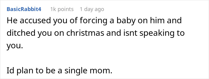 Comment on Reddit about a 28-year-old wanting a baby before 30 and reacting badly to girlfriend's pregnancy news.