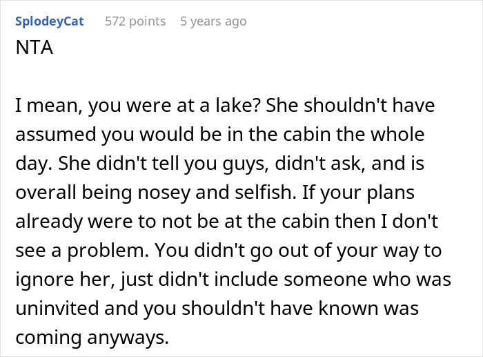 Screenshot of a Reddit comment discussing women ruining MIL’s surprise by pretending not to know she was coming. Screenshot of a Reddit comment discussing women ruining MIL’s surprise by pretending not to know she was coming.