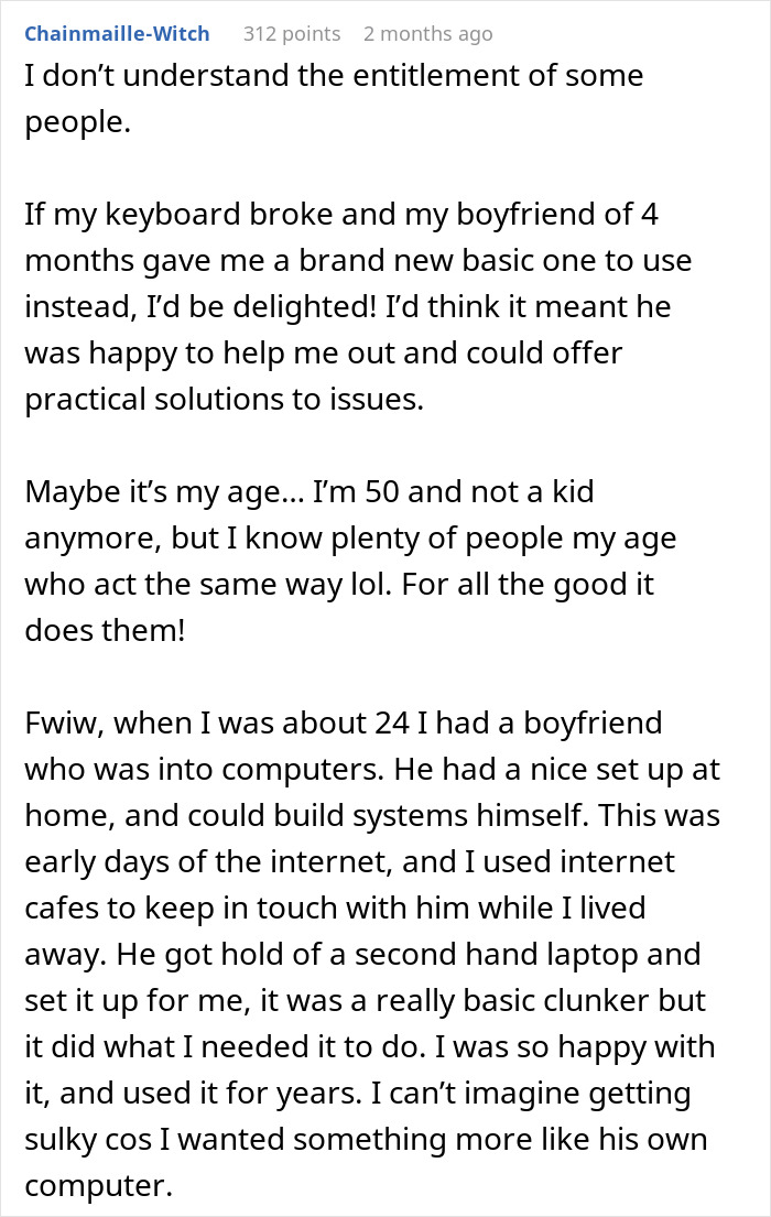 Screenshot of a Reddit comment discussing lending a spare keyboard and a girlfriend's reaction leading to a breakup. Screenshot of a Reddit comment discussing lending a spare keyboard and a girlfriend's reaction leading to a breakup.