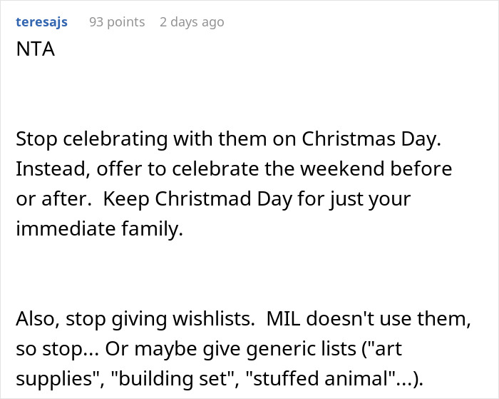Reddit comment discussing family Christmas gifting issues with grandma turning celebrations into a weird gift competition. Reddit comment discussing family Christmas gifting issues with grandma turning celebrations into a weird gift competition.