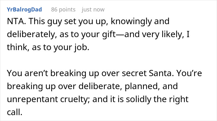 Reddit comment screenshot condemning a man who arranged a racist gift for his girlfriend Reddit comment screenshot condemning a man who arranged a racist gift for his girlfriend