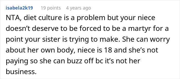 Reddit comment discussing aunt pay niece tummy tuck drama, addressing diet culture and personal boundaries in family conflicts.