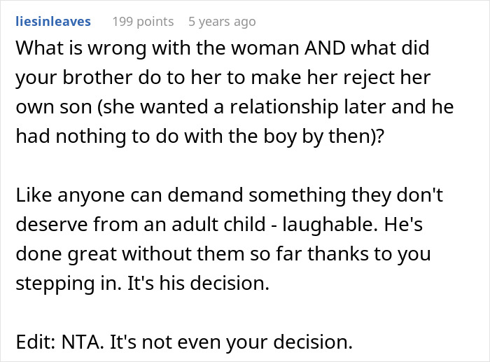 Screenshot of a Reddit comment discussing a woman letting her nephew call her mom and the bio mom demanding she stop it. Screenshot of a Reddit comment discussing a woman letting her nephew call her mom and the bio mom demanding she stop it.