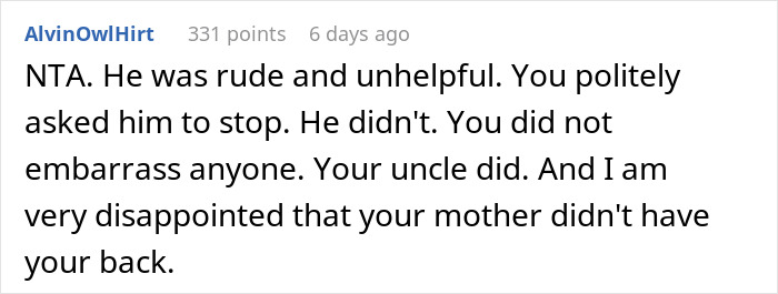 Screenshot of a Reddit comment discussing a guy leaving Christmas dinner over uncle’s jokes and mom’s reaction.