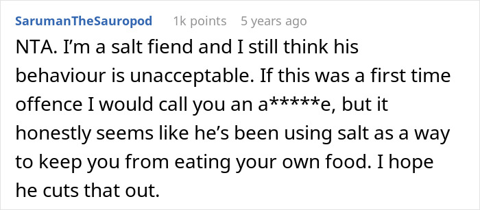 Screenshot of an online comment discussing boyfriend salting chili to prevent his girlfriend from eating it.