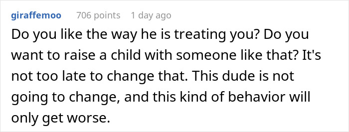 Comment discussing relationship issues and behavior related to wanting a baby before turning 30 and pregnancy news.