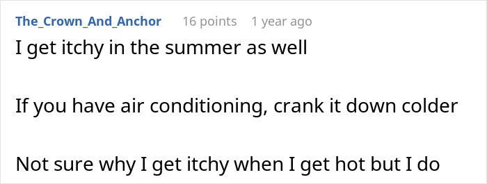 Text conversation discussing itchy skin during summer and advice on using air conditioning to reduce discomfort. Text conversation discussing itchy skin during summer and advice on using air conditioning to reduce discomfort.