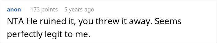 Screenshot of a Reddit comment discussing a relationship issue involving a boyfriend salting the entire pot of chili.