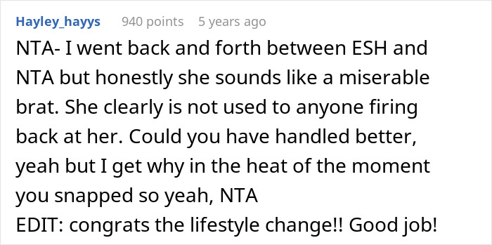 Online post showing a heated comment exchange about a guy venting over closing his girlfriend’s closet door. Online post showing a heated comment exchange about a guy venting over closing his girlfriend’s closet door.