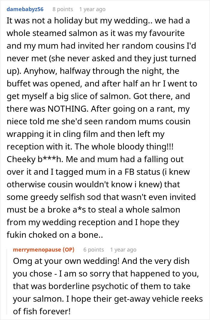 Reddit thread showing a user sharing a story about family clearing leftovers and leaving an empty fridge after Thanksgiving.