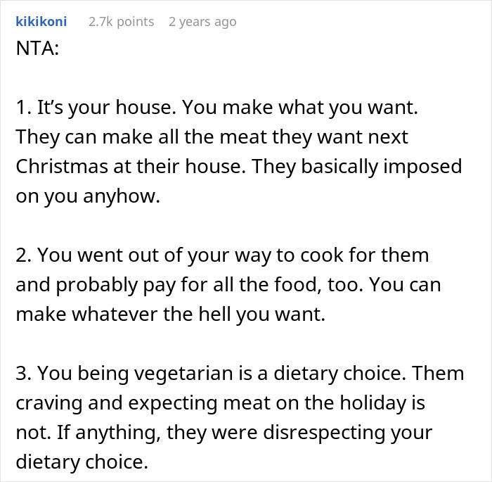 Text post explaining why a vegetarian host did not prepare ham for Christmas and family reactions about dietary choices. Text post explaining why a vegetarian host did not prepare ham for Christmas and family reactions about dietary choices.