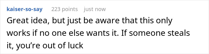 Comment on Reddit discussing a guy who steals his own white elephant gift to get a refund, sparking debate online. Comment on Reddit discussing a guy who steals his own white elephant gift to get a refund, sparking debate online.