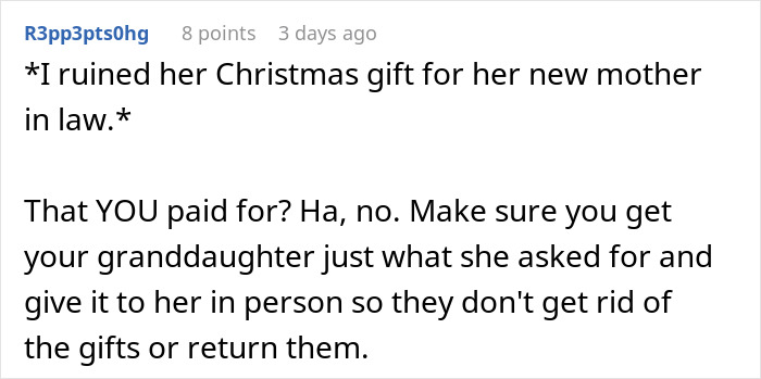 Screenshot of a Reddit comment discussing a grandma’s savage holiday clapback involving Christmas gifts and family disputes. Screenshot of a Reddit comment discussing a grandma’s savage holiday clapback involving Christmas gifts and family disputes.