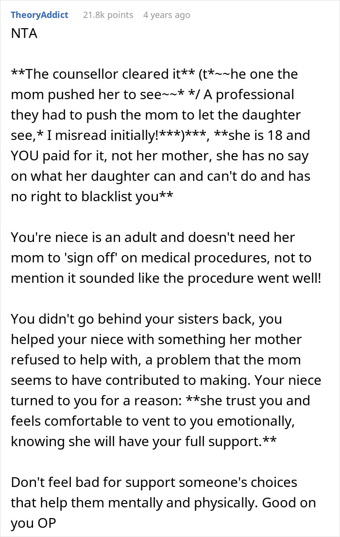 Reddit user discussing aunt pay niece tummy tuck drama, supporting niece’s medical choice against mother’s opposition.