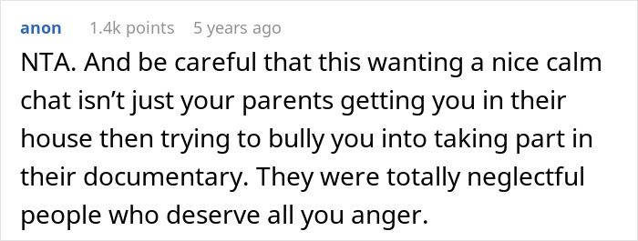 Comment on a forum discussing parents favoring their polyamorous partners over their kid, causing deep emotional trauma.