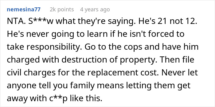 Screenshot of online comment discussing a man demanding cousin pay for his cruel prank and aunt’s reaction.