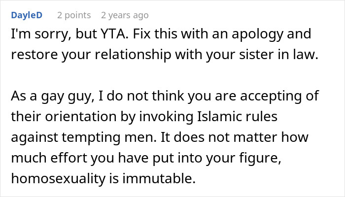Screenshot of a forum comment discussing family conflict involving a Muslim daughter-in-law refusing to wear a bikini. Screenshot of a forum comment discussing family conflict involving a Muslim daughter-in-law refusing to wear a bikini.