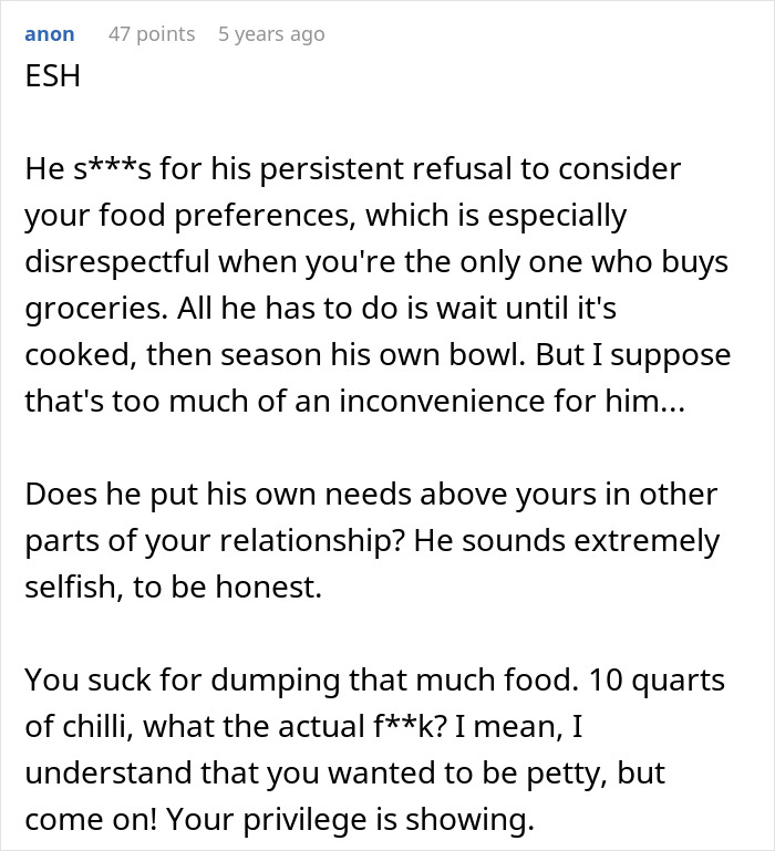 Screenshot of a forum post discussing a woman rethinking her relationship after boyfriend salts the entire pot of chili. Screenshot of a forum post discussing a woman rethinking her relationship after boyfriend salts the entire pot of chili.