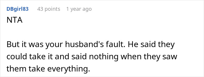 User comment from an online forum explaining the Thanksgiving host was left with an empty fridge after family cleared leftovers.