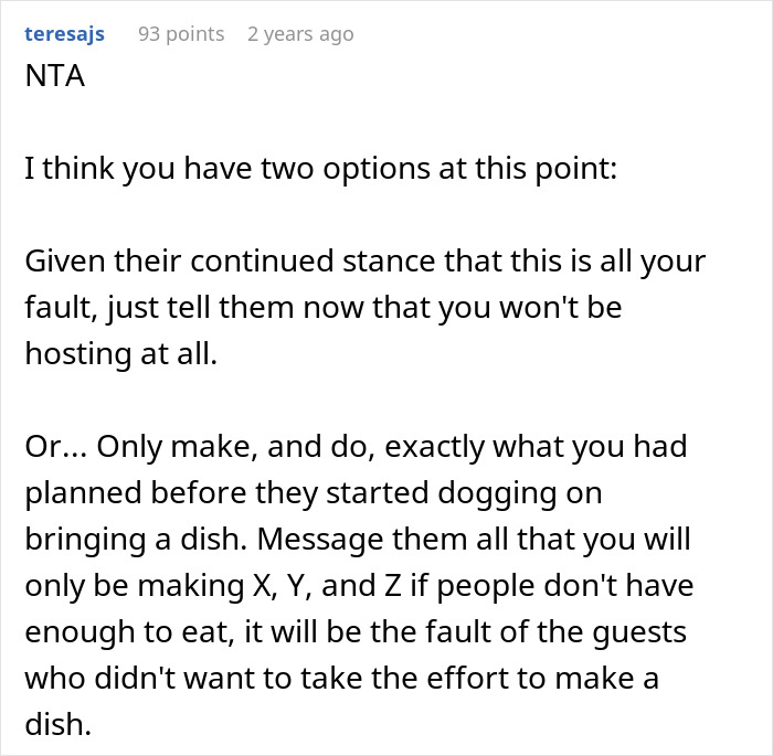 Text conversation discussing lazy relatives who won&rsquo;t bring food to Christmas dinner and the host&rsquo;s frustration.