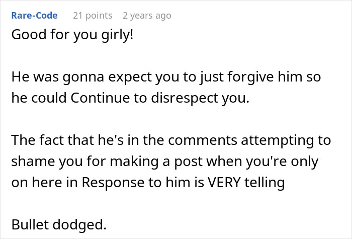Online argument where guy vents about girlfriend wanting him to close her closet door and she publicly claps back and dumps him Online argument where guy vents about girlfriend wanting him to close her closet door and she publicly claps back and dumps him