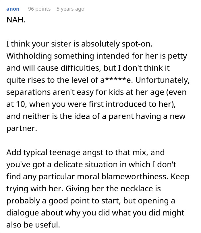 Screenshot of a Reddit comment discussing a 13-year-old hating dad's girlfriend and regretting not accepting her gift. Screenshot of a Reddit comment discussing a 13-year-old hating dad's girlfriend and regretting not accepting her gift.