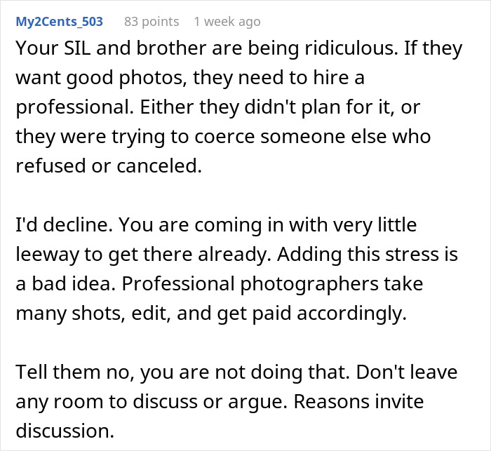 Screenshot of a Reddit comment advising against being a free wedding photographer due to stress and lack of payment. Screenshot of a Reddit comment advising against being a free wedding photographer due to stress and lack of payment.