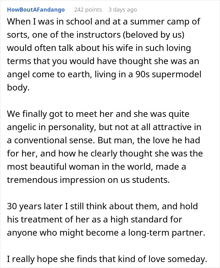 Text post discussing a woman discovering secret texts of fiancé complaining about her appearance and wedding photos worries. Text post discussing a woman discovering secret texts of fiancé complaining about her appearance and wedding photos worries.