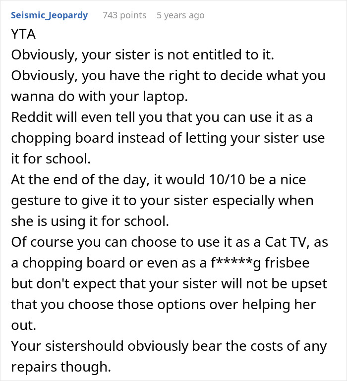 Reddit comment discussing a guy giving his old laptop to his cat instead of his sister, sparking internet debate.