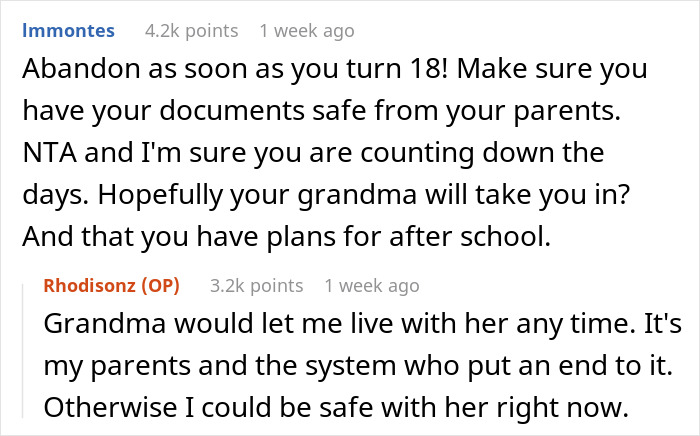 Screenshot of a forum discussion about a teen living in fear of his violent sister and strained family relationships.