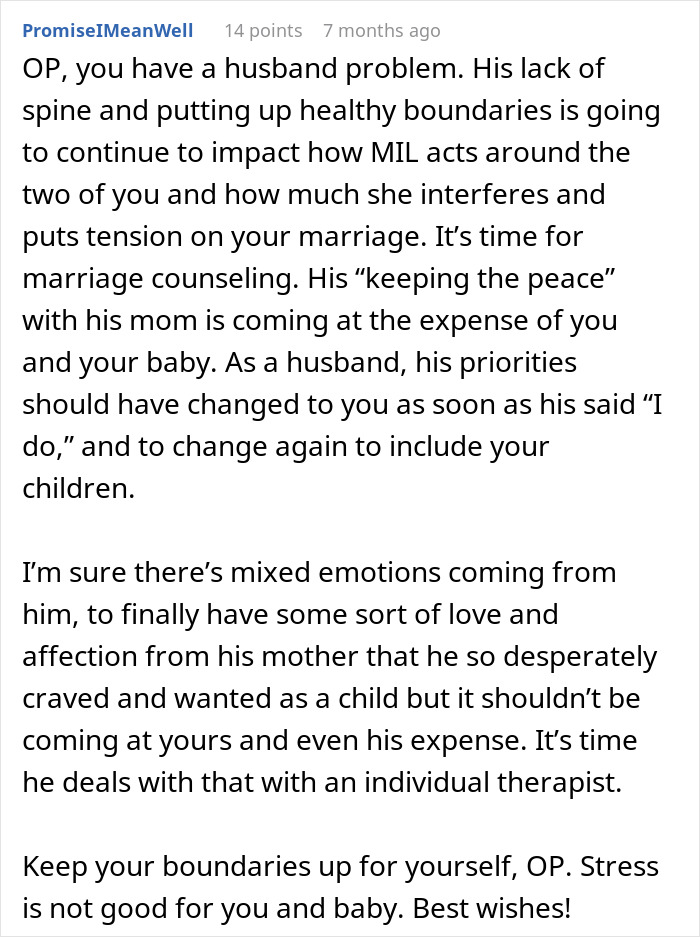 Text post discussing husband’s lack of boundaries with mother causing marriage tension and wife considering walking away.