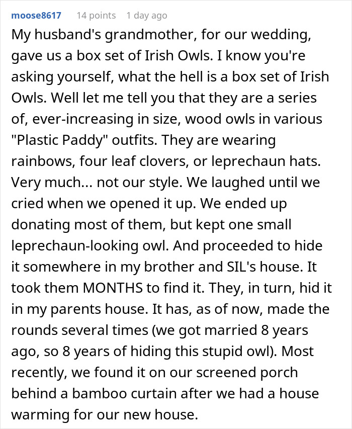 Text post about a rich aunt giving a cheap gift and the dad getting petty Christmas revenge.