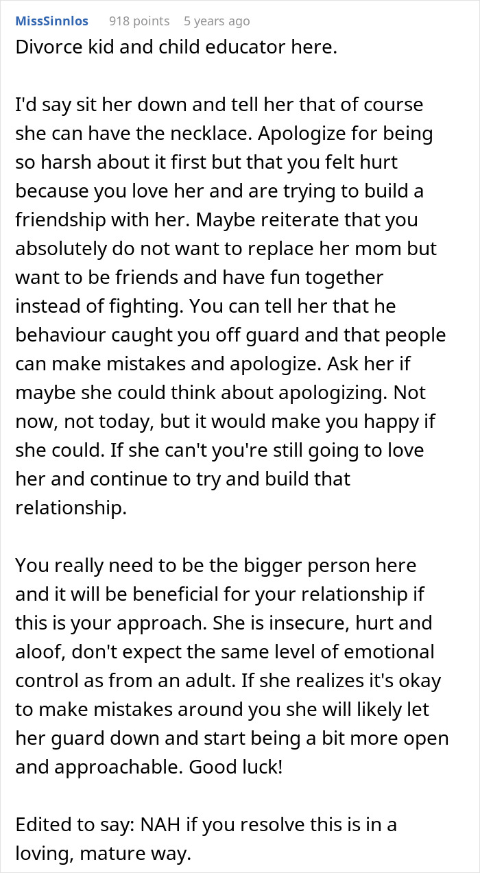 Advice on handling 13-year-old who hates dad's girlfriend and regrets not accepting her gift after rude behavior. Advice on handling 13-year-old who hates dad's girlfriend and regrets not accepting her gift after rude behavior.