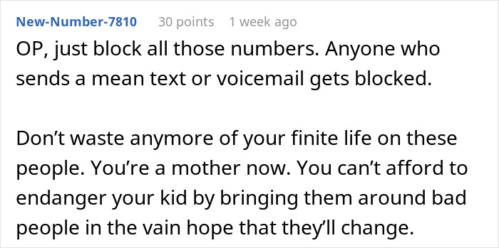Screenshot of a forum comment advising a young new mom to block toxic contacts and protect her baby from harm.
