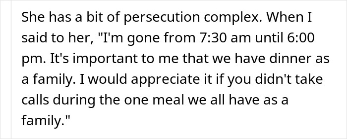 Text excerpt about phone dependence affecting family time, highlighting issues with phone use during family meals. Text excerpt about phone dependence affecting family time, highlighting issues with phone use during family meals.
