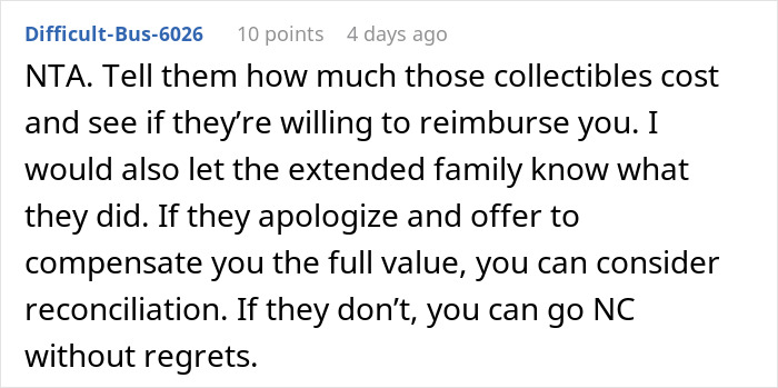 Screenshot of a forum comment advising on cutting off parents after their revenge for planning a small wedding.