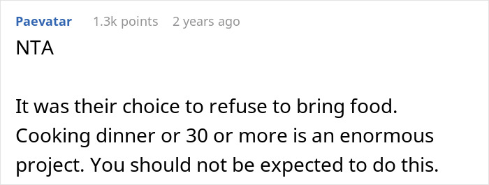 Screenshot of online comment about lazy relatives refusing to bring food to Christmas dinner, causing frustration for the host.
