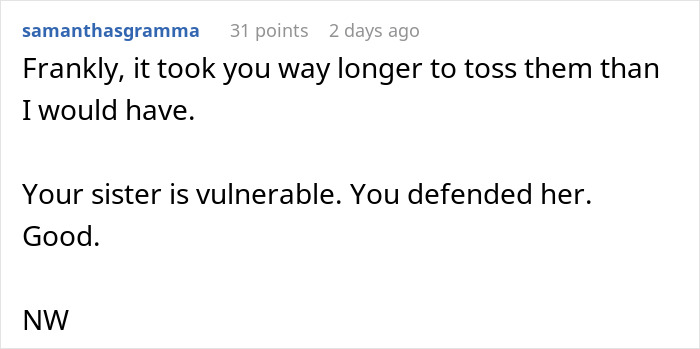 Screenshot of a conversation discussing a mom and friend at a Christmas dinner protecting the daughter. Screenshot of a conversation discussing a mom and friend at a Christmas dinner protecting the daughter.