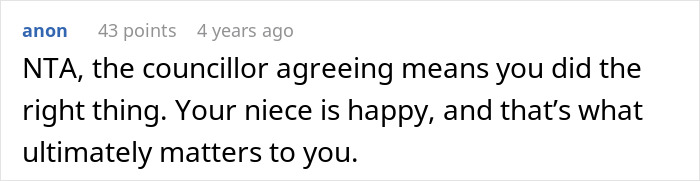 Screenshot of an online comment discussing aunt pay niece tummy tuck drama and supporting the decision made.