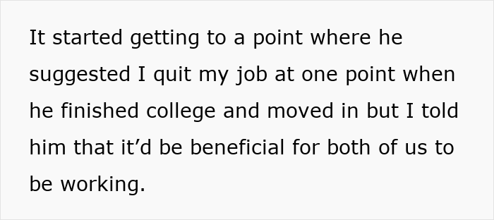 Text excerpt discussing relationship conflict where guy vents online about his girlfriend wanting him to close her closet door. Text excerpt discussing relationship conflict where guy vents online about his girlfriend wanting him to close her closet door.