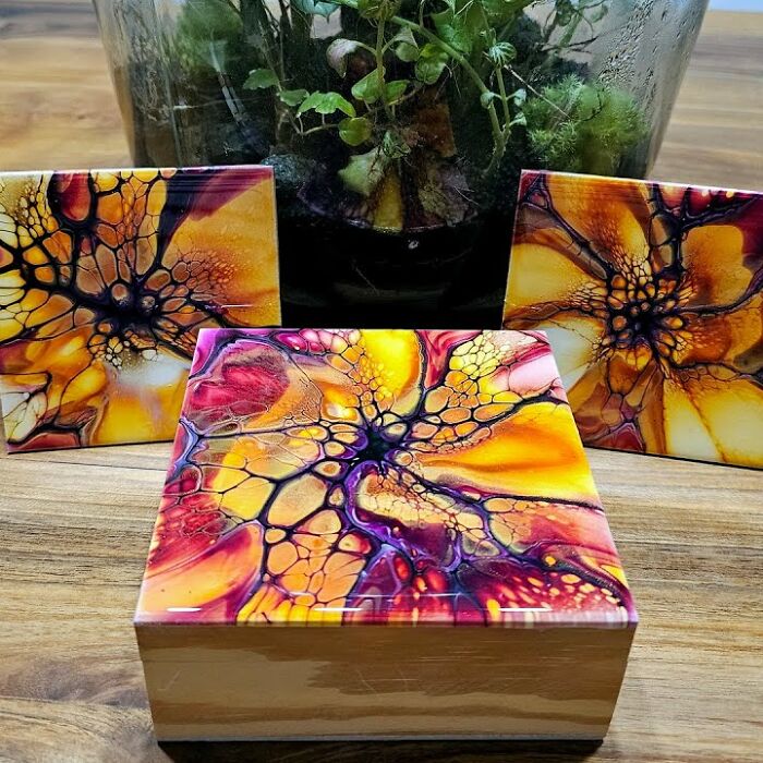 DIY Gift Idea: Festive Acrylic Pouring Bloom Coasters & Resin Box For Christmas