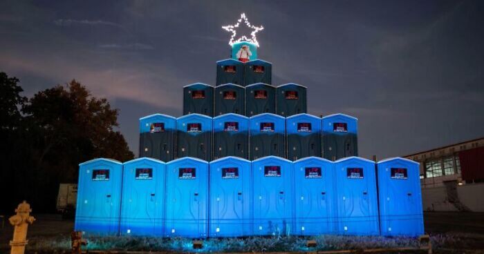 52 Times Workplaces Were So Creative With Their Christmas Decorations, They Impressed Santa Himself