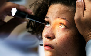 35 “Is Anyone Here A Doctor?” Stories That Went From Zero To Chaos Fast