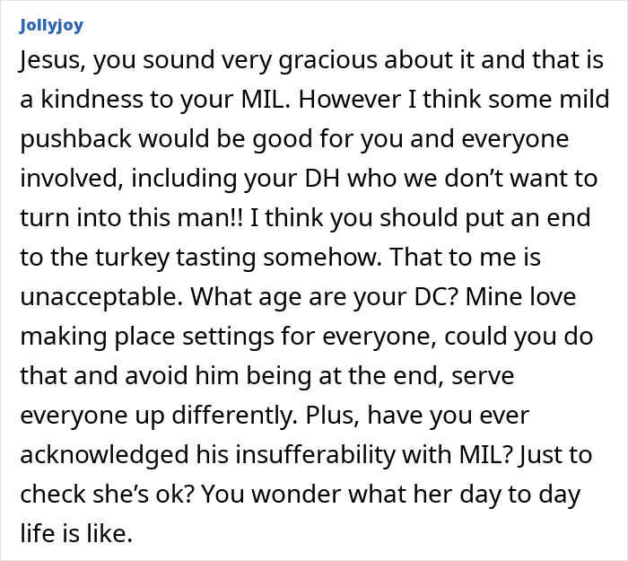 Text message discussing family dynamics and urging men not to feel entitled to do nothing during Christmas gatherings.