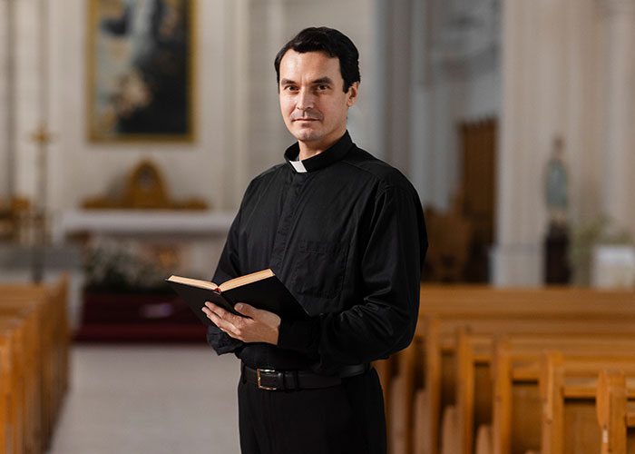 People Share The Moment They Realized They Are Actually In A Cult