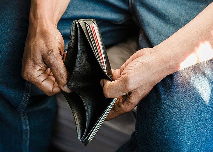 People Share The Moment They Realized They Are Actually In A Cult