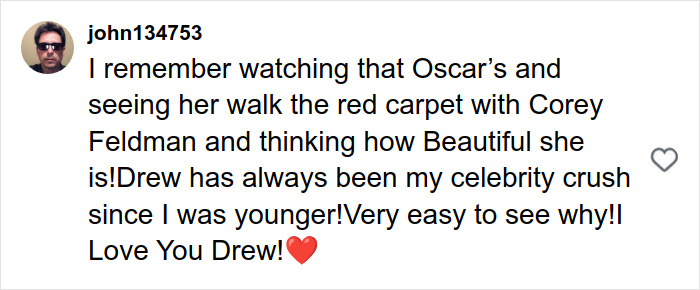 User comment praising Drew Barrymore’s iconic 1989 Oscars dress and her lasting celebrity appeal.
